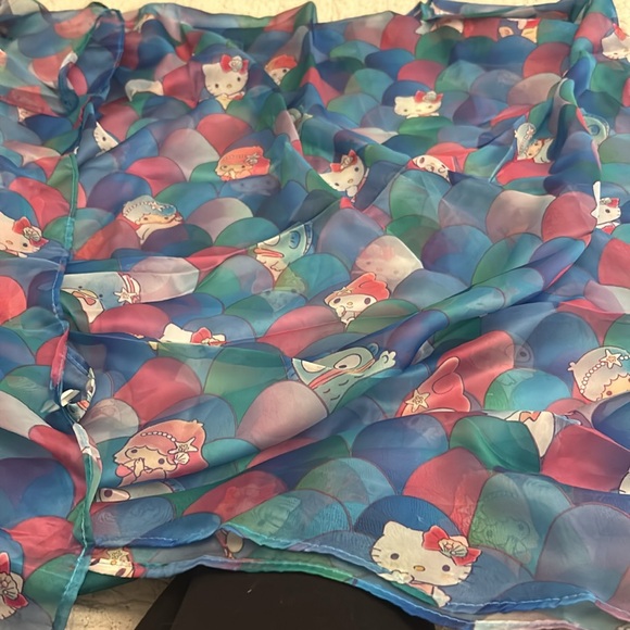 Hello kitty scarf and hair scrunchie - Picture 4 of 6